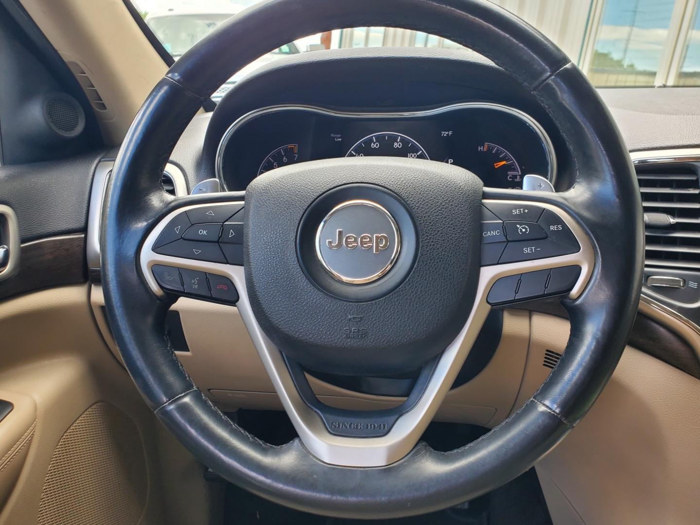 2014 White /Black Jeep Grand Cherokee Laredo (1C4RJFAGXEC) with an 3.6L V6 24 Valve VVT engine, 8-Speed Automatic transmission, located at 1600 E Hwy 44, Rapid City, SD, 57703, (605) 716-7878, 44.070232, -103.171410 - Photo#14